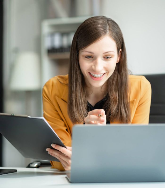 business-woman-using-digital-tablet-with-calendar-planner-and-organizer-to-plan-and-reminder.jpg